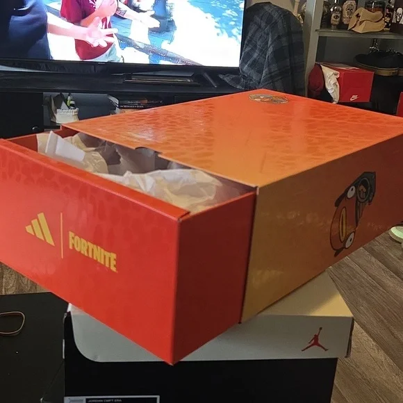 Ultraboost 1.0 Fortnite Colaboration - Picture 8 of 11